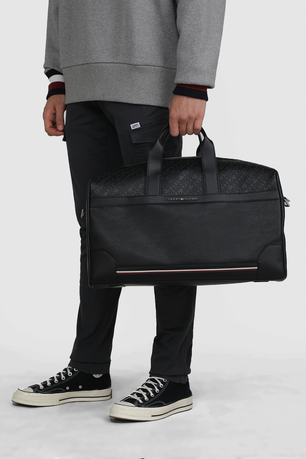 תמונת כל הלוק של תיק נסיעות